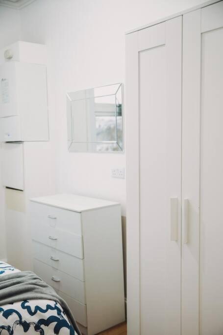 3 Bed Flat With Balcony Central ロンドン エクステリア 写真