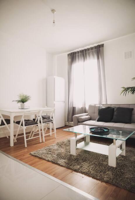 3 Bed Flat With Balcony Central ロンドン エクステリア 写真