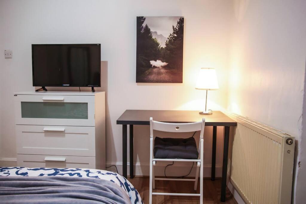 3 Bed Flat With Balcony Central ロンドン エクステリア 写真