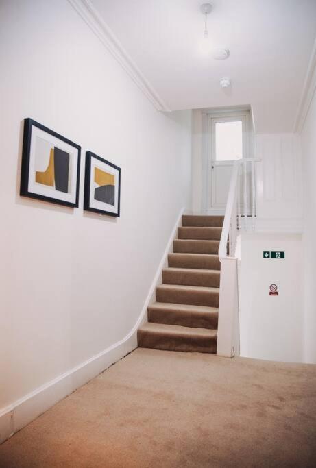 3 Bed Flat With Balcony Central ロンドン エクステリア 写真